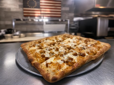 Buffalo Chicken    Pizza