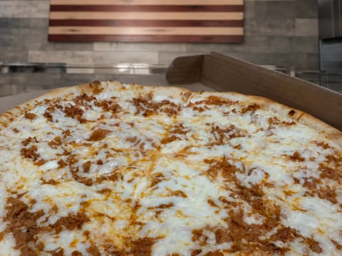 Supreme White Pizza